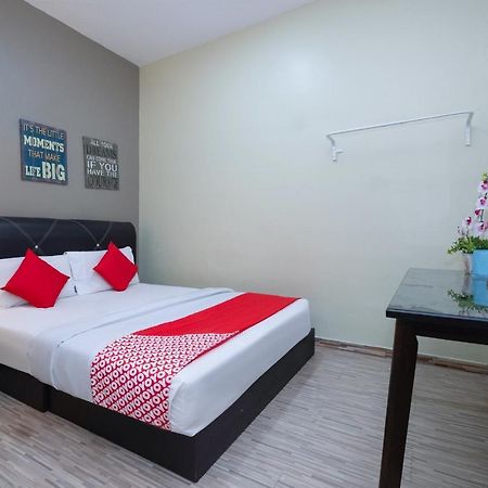 Oyo 89981 Nyamanya Hotel Kuantan Extérieur photo