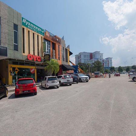 Oyo 89981 Nyamanya Hotel Kuantan Extérieur photo