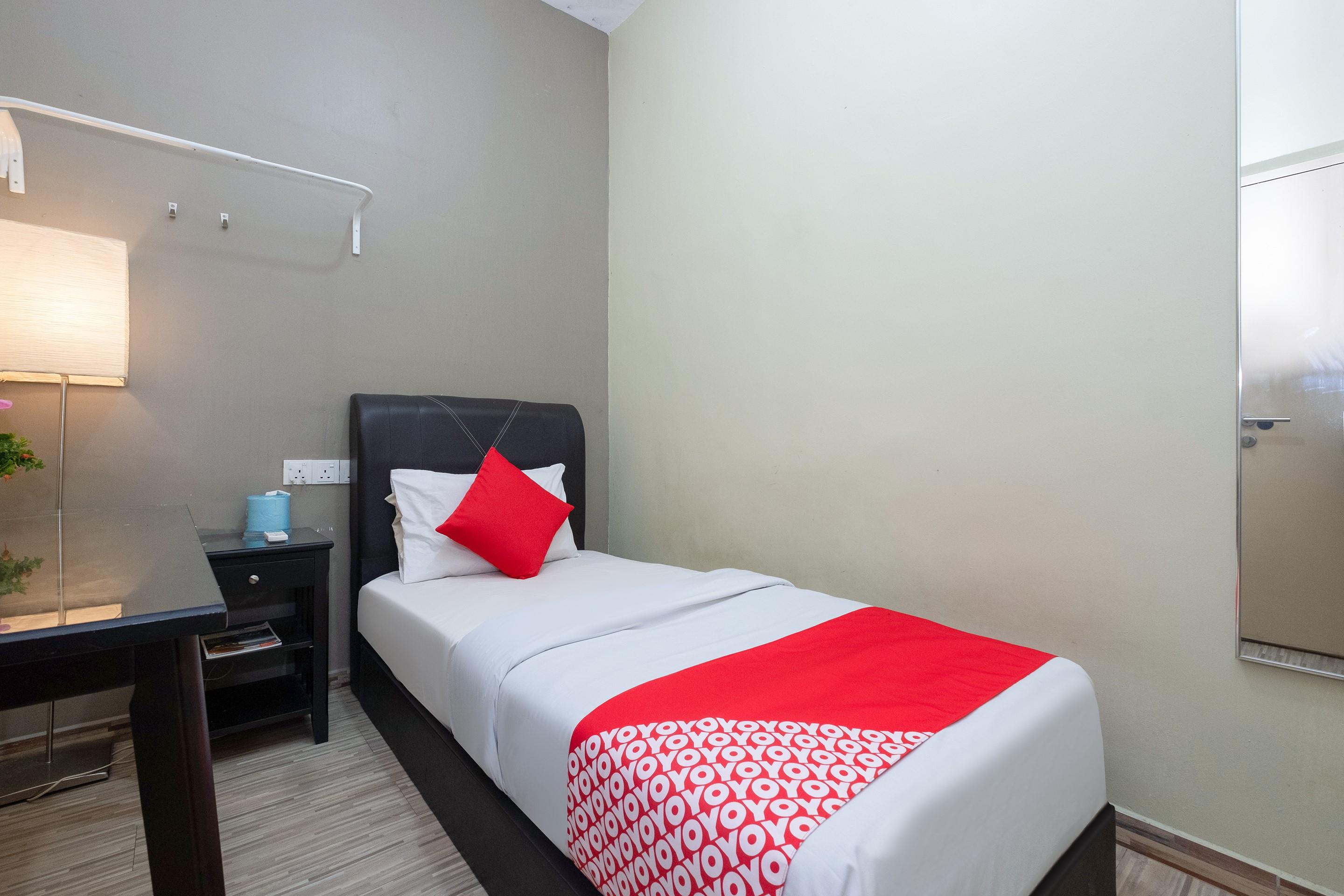 Oyo 89981 Nyamanya Hotel Kuantan Extérieur photo