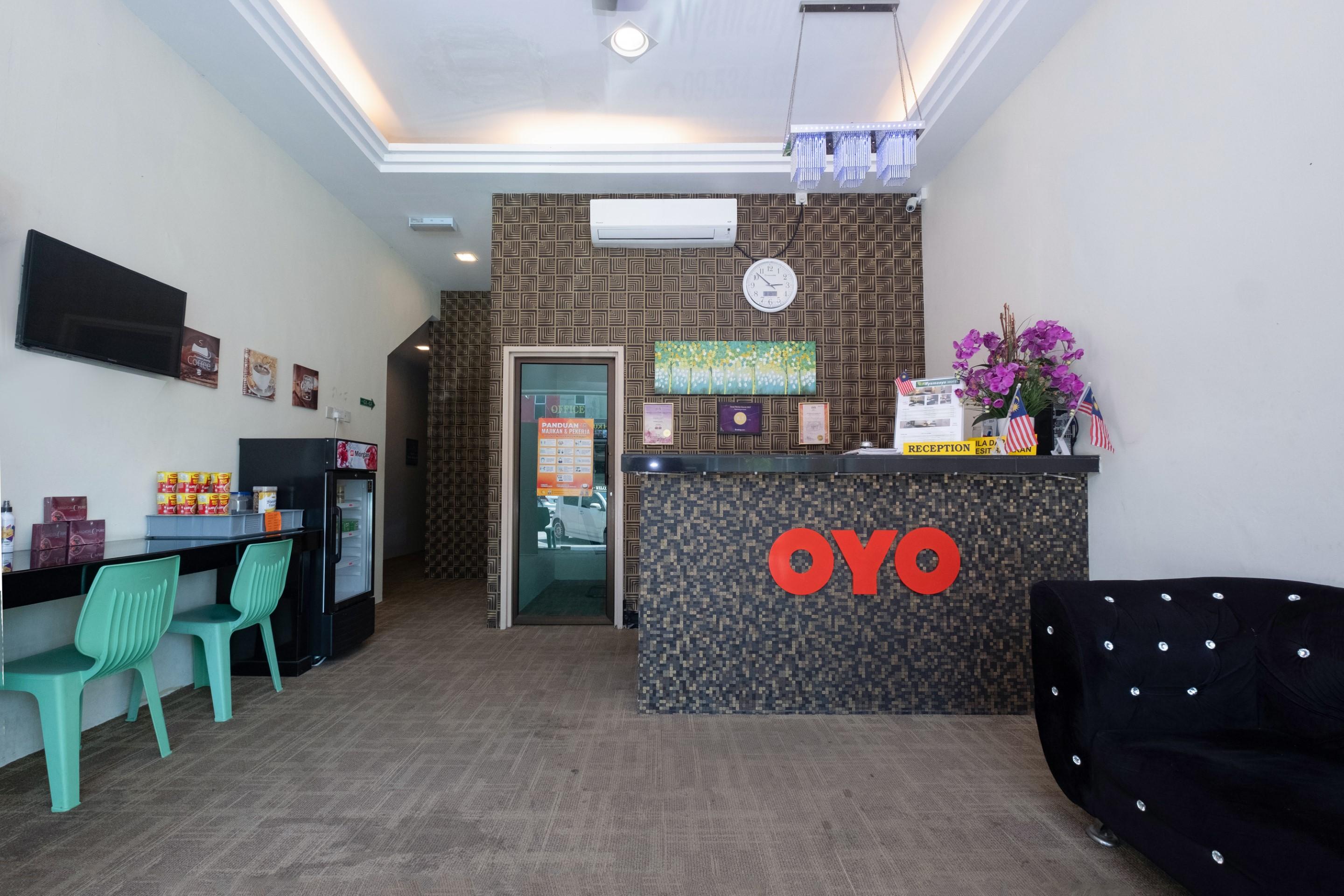 Oyo 89981 Nyamanya Hotel Kuantan Extérieur photo